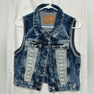 Blue denim vest with lace details and button up front size L